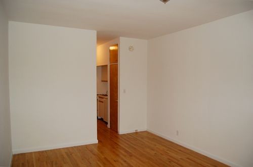 Foto del edificio - 353 E 83rd St