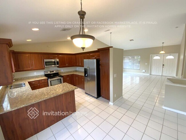 Foto del edificio - 18152 Blue Lake Way