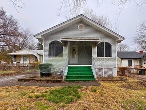 Building Photo - 1915 S Arlington Ave