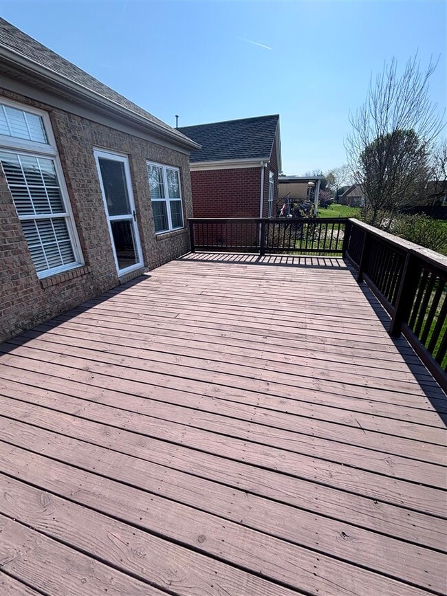 Foto del edificio - 311 Augusta Ave