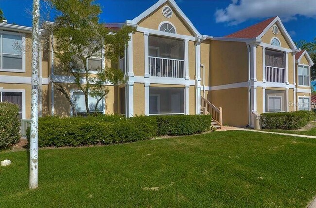 Building Photo - 9481 Highland Oak Dr