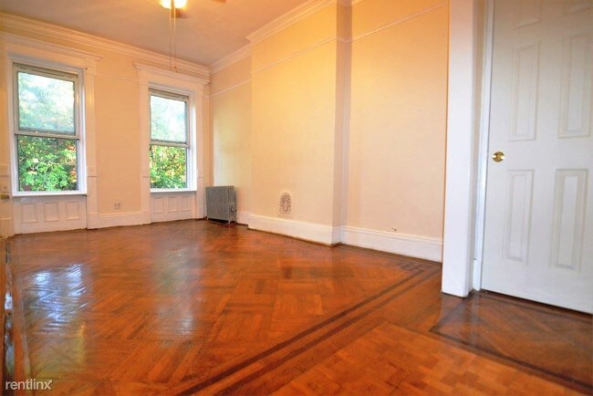 Foto del edificio - 605 Halsey St