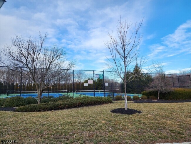 Building Photo - 8 Maxwell Rd