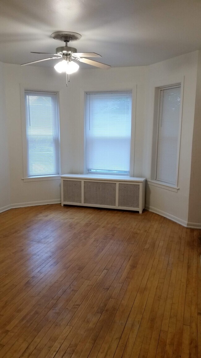 Foto del edificio - 2423 N Long Ave