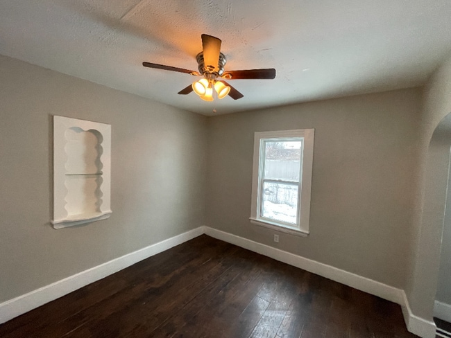 Foto del edificio - 1322 Brownell Ave