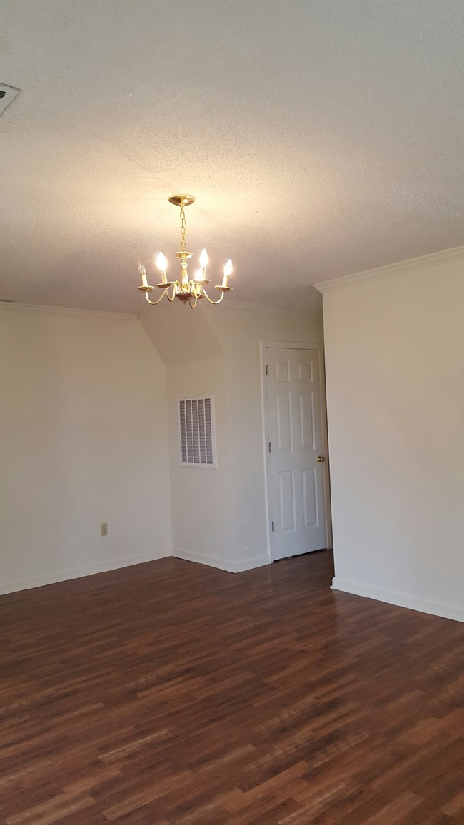 Building Photo - 1814 Stafford Cove
