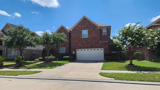 Building Photo - 2318 Nashmor Dr