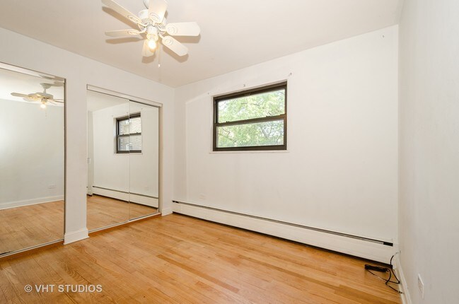Foto del edificio - 7610 N Rogers Ave