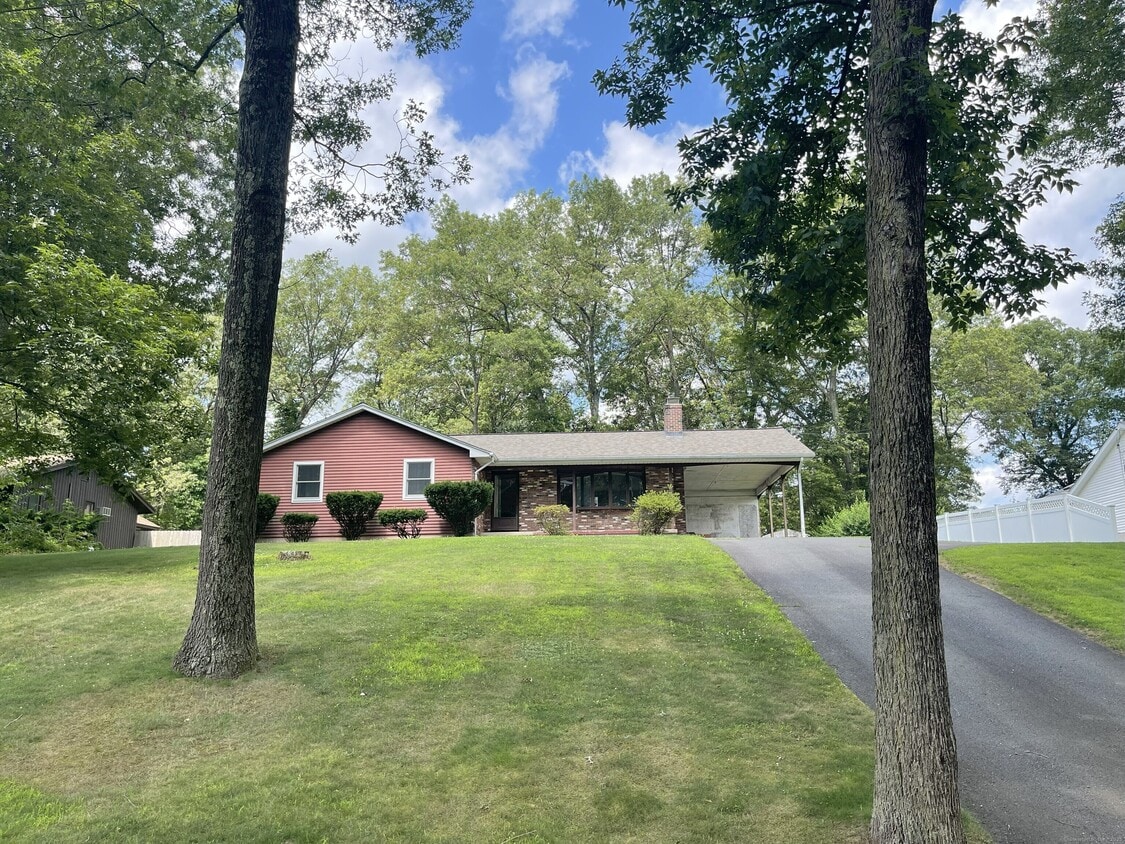 Foto principal - 132 Alder Ln