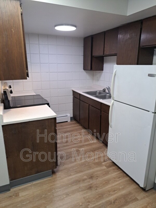 Foto del edificio - 707 SW Higgins Ave