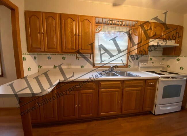 Foto del edificio - Two bedroom ranch - South