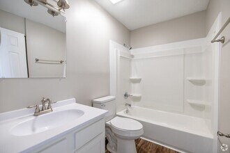 Interior Photo - Landing at Tates Creek