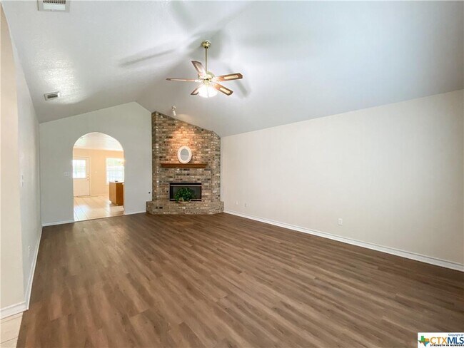 Building Photo - 1663 Lantana Cir