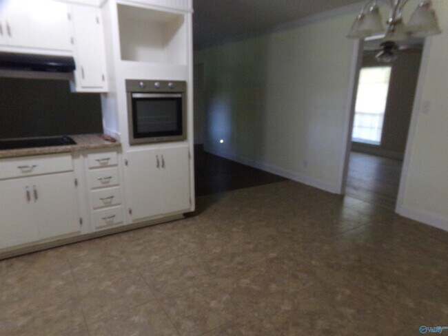 Building Photo - 1208 Cantwell Ave SW