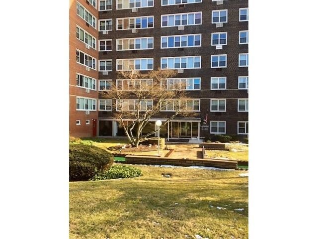 Foto del edificio - 164-20 Highland Ave