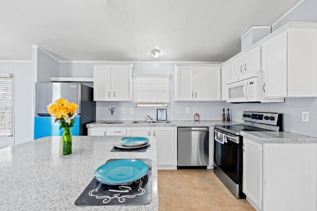 Building Photo - 12701 Paradise View Ct W
