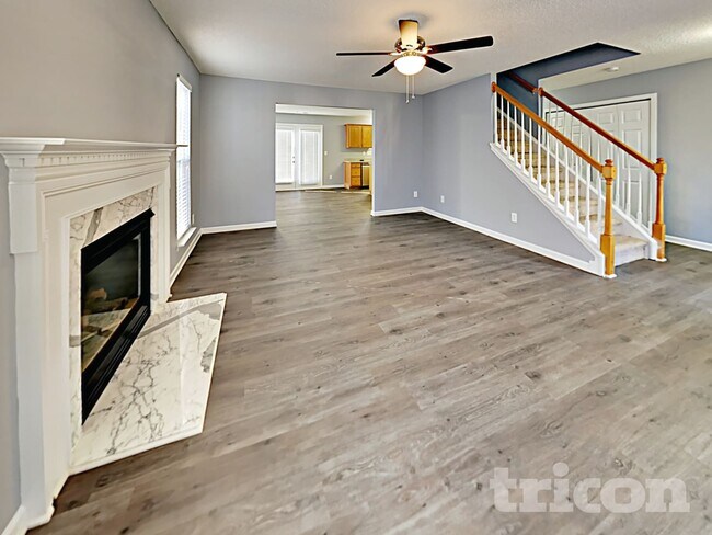 Building Photo - 6301 Dumont Ln