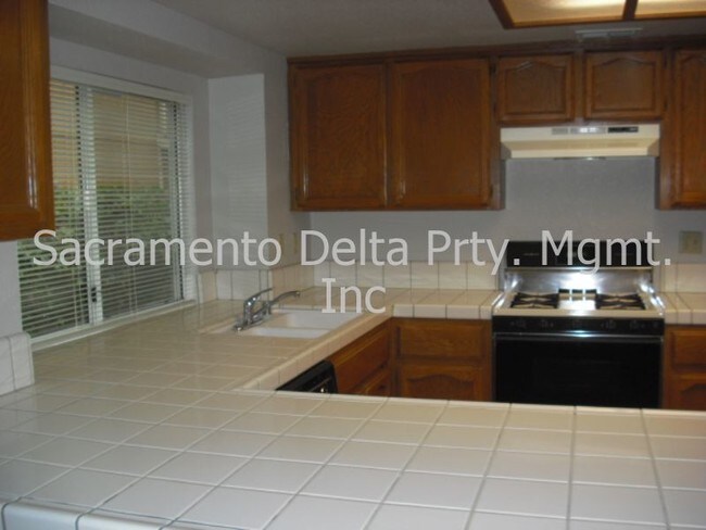 Building Photo - 8621 Northam Dr
