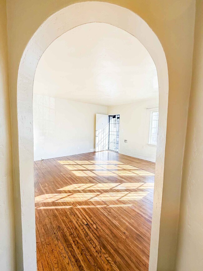 Foto del edificio - 3427 12th Ave