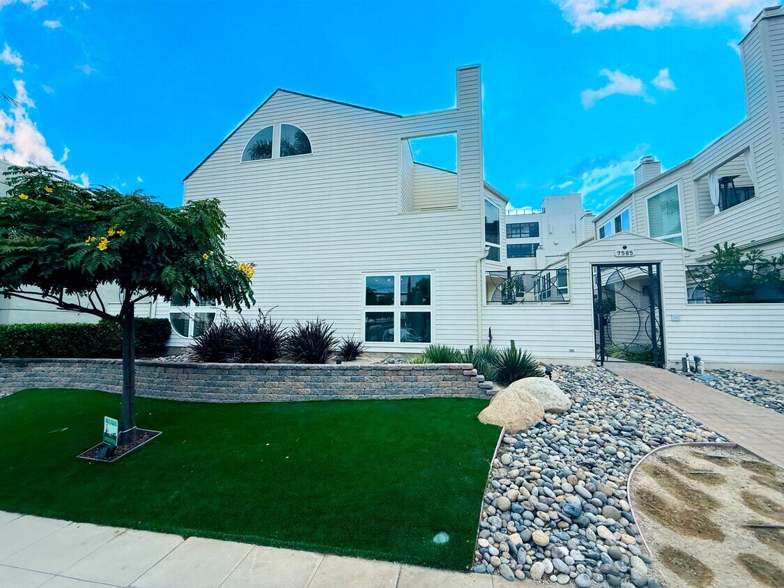 Primary Photo - Experience refined coastal living in the h...