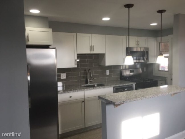 Building Photo - 3 br, 2 bath Townhome - 7801 Saint Fabian Ln