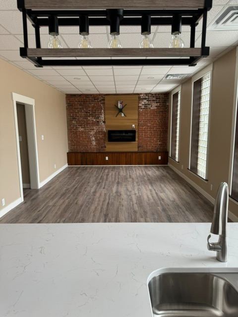 Building Photo - 814 1/2 9th St