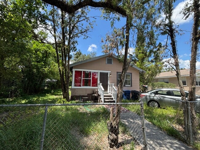 Building Photo - 8410 N Elmer St