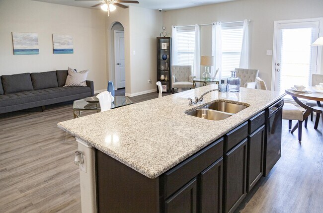 Foto del edificio - 10154 Melon Ave