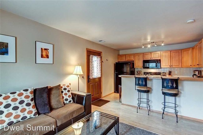 Building Photo - 1 br, 1 bath House - 302 Village Point Drive