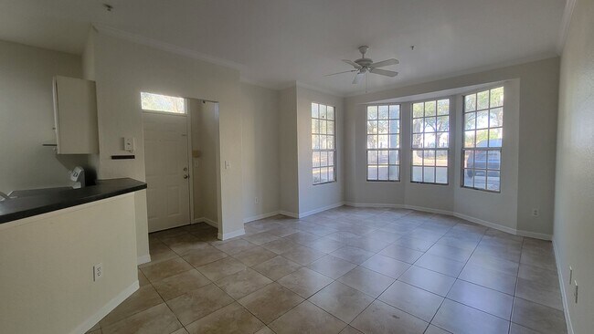 Foto del edificio - 2/2 First Floor Condo in Azur at Metrowest
