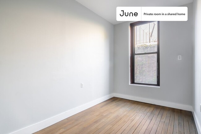 Foto del edificio - Private bedroom in 4 bed/2 bath Home