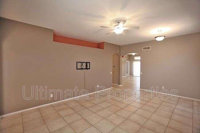 Building Photo - 11655 W Yucca Ct