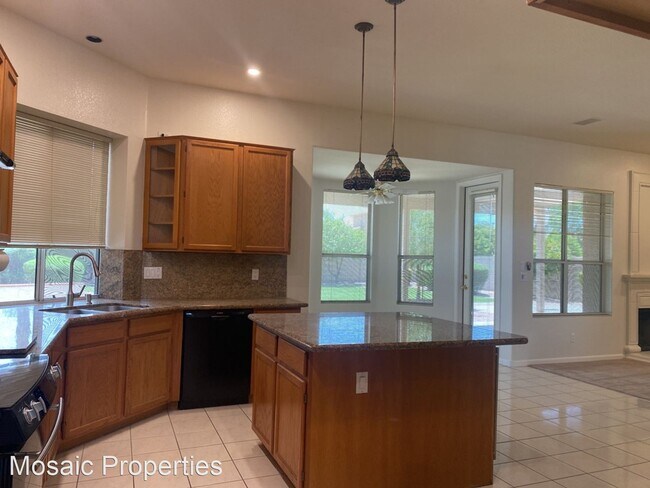 Foto del edificio - 5 br, 3 bath House - 5561 W Park Ave