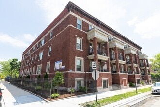Building Photo - 641 E 49th St