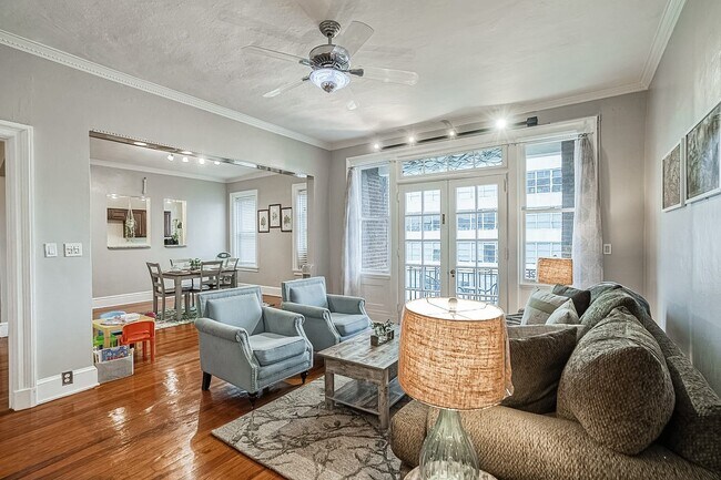 Building Photo - Furnished & Perfectly Located Downtown in ...