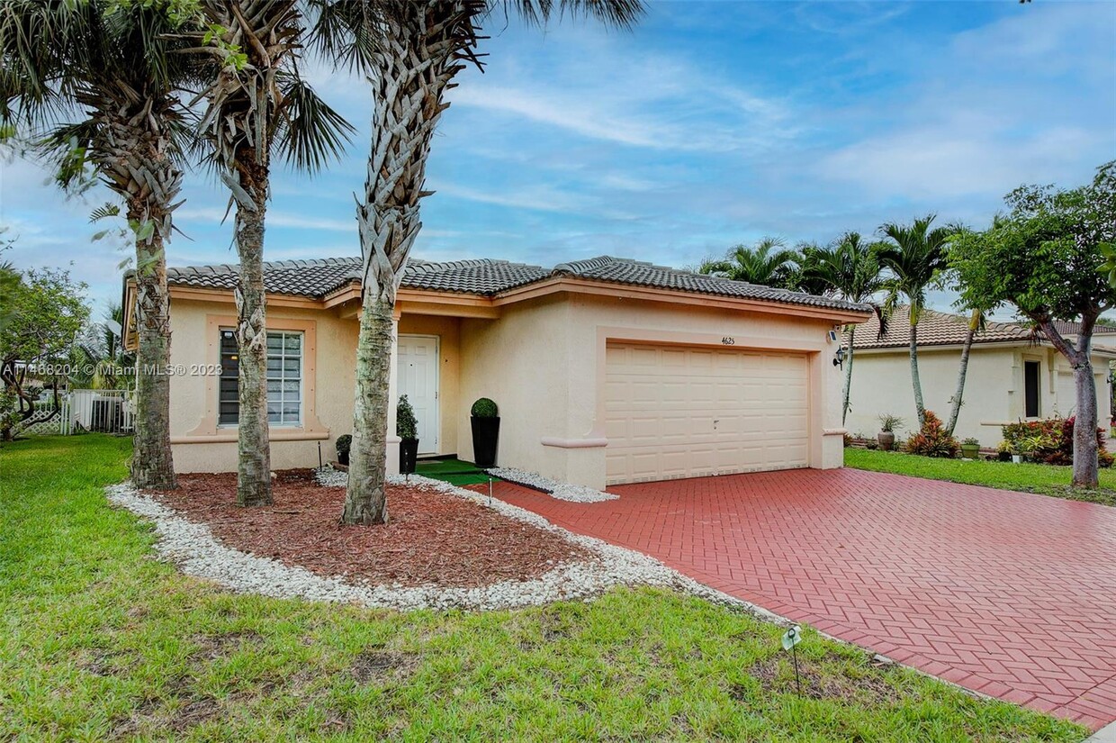 Foto principal - 4625 SW 125th Ln