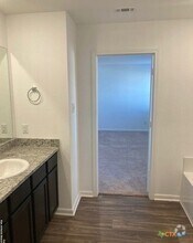 Building Photo - 761 Greenway Trl
