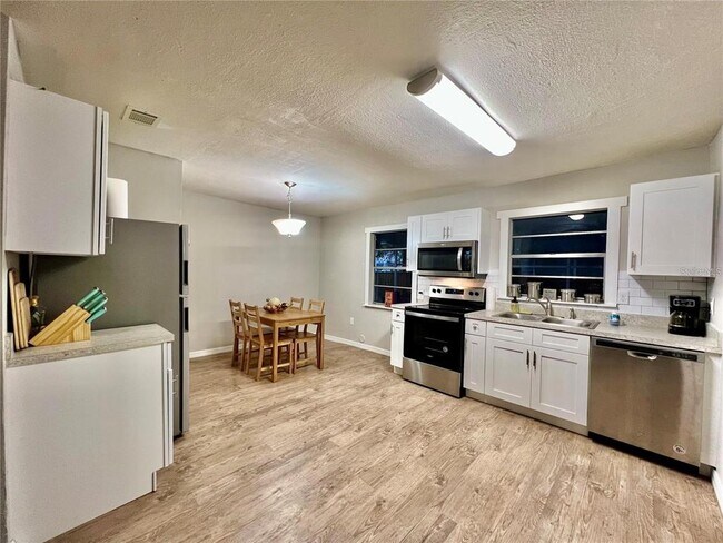Foto del edificio - 5811 20th St