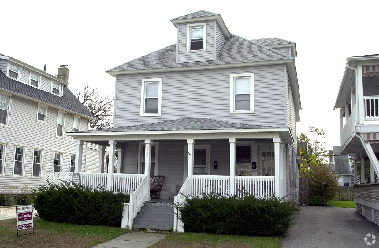 Primary Photo - 107 10th Ave