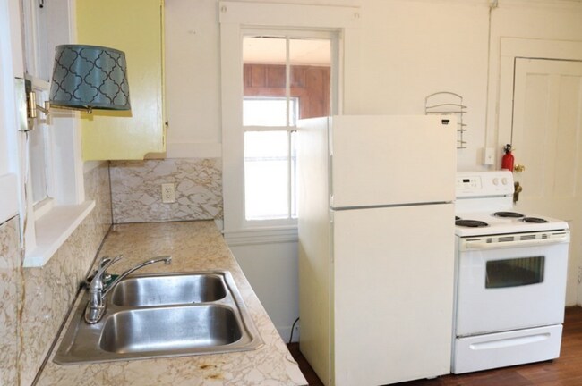 Building Photo - 95 Mutton Ln