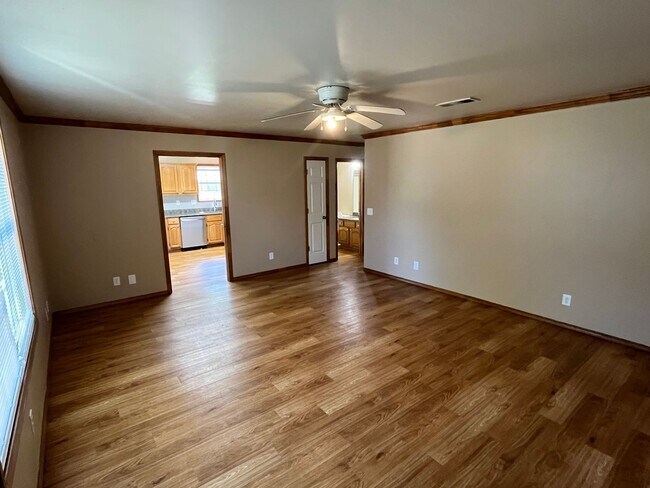 Foto del edificio - 1013 N Parker Rd