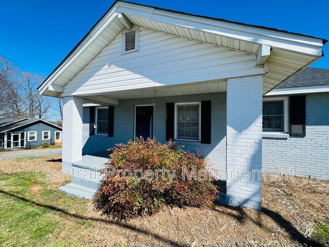 Building Photo - 9112 Asheville Hwy