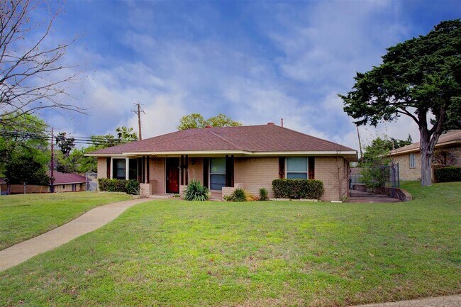 Building Photo - 1839 Robin Green Ln