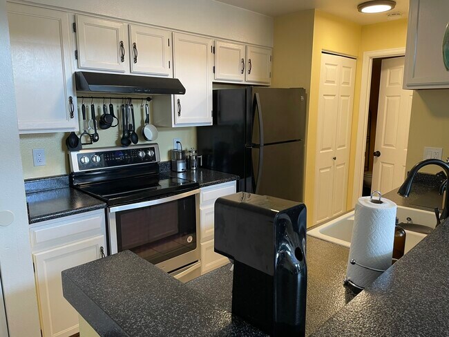 Kitchen - 4899 S Dudley St