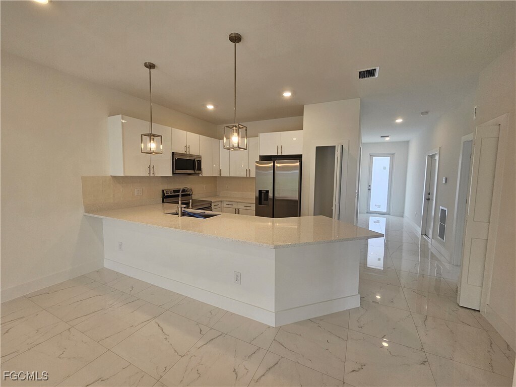 Primary Photo - 2123 Snead Dr