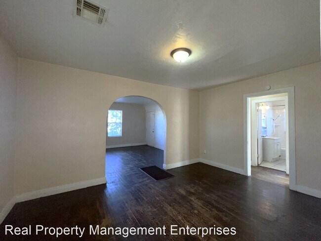 Building Photo - 2 br, 1 bath House - 3644 NW 13th St