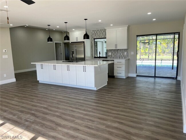 Foto del edificio - 833 El Dorado Pkwy W