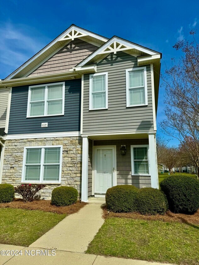 Foto principal - 4120 Kittrell Farms Dr