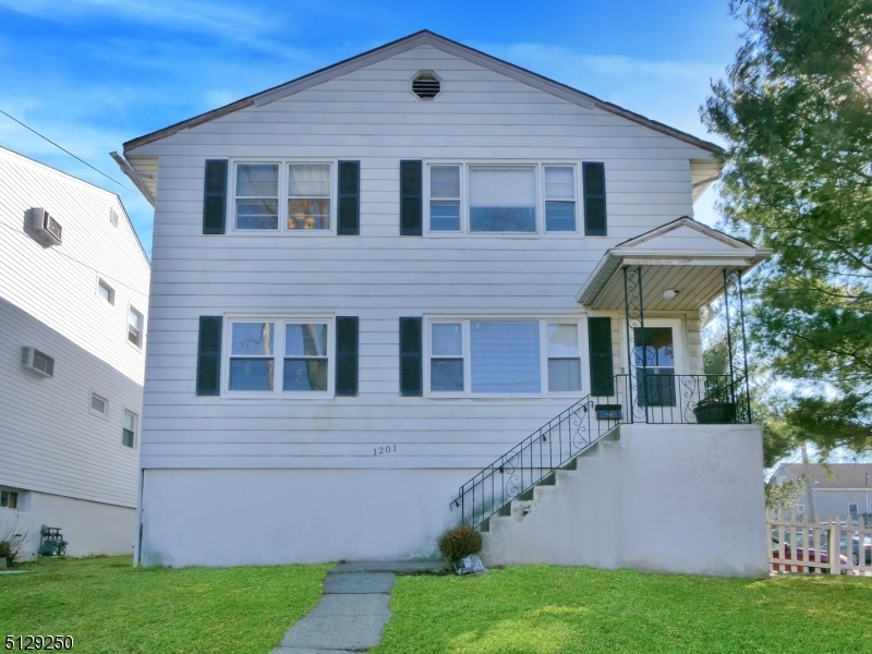 Primary Photo - 1201 Commerce Ave
