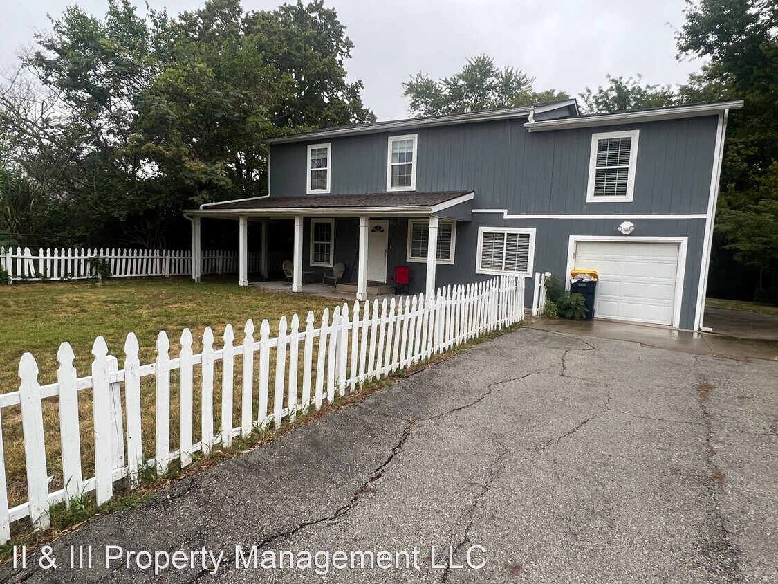 Primary Photo - 4 br, 2.5 bath House - 2900 E Red Bridge Rd